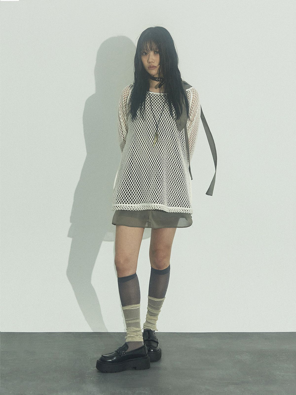 스틸레써디(STILLLETHARDY) RIBBON MINI DRESS: KHAKI