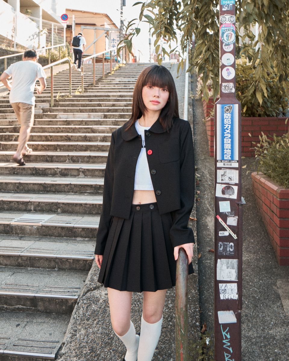 MUSINSA | LO AXUAL RED BUTTON PETER PAN COLLAR JACKET