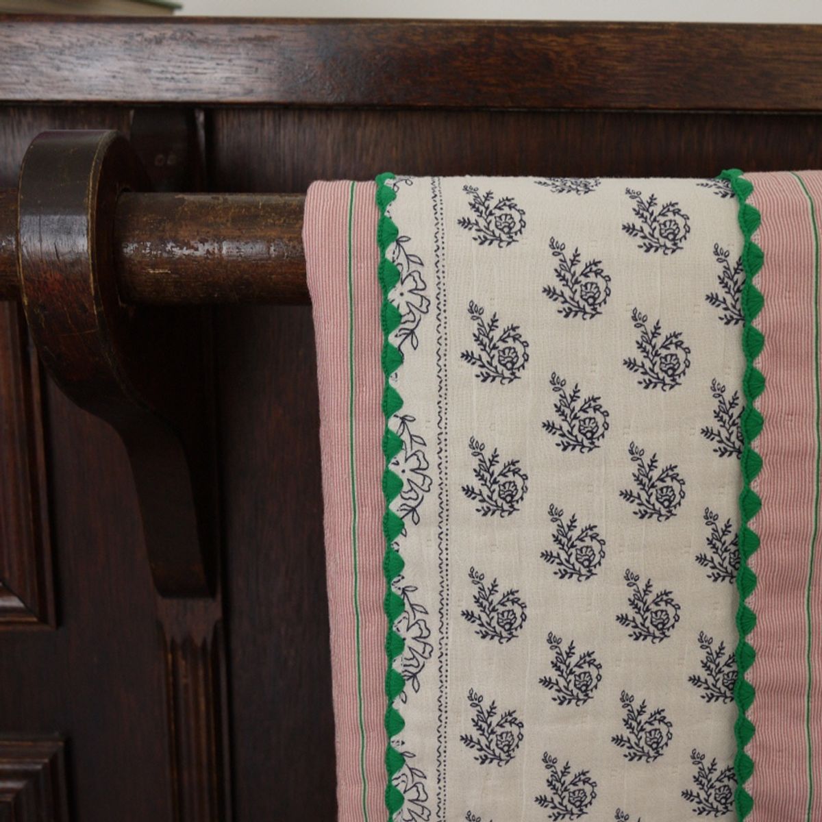 봄봄패브릭스(BOMBOM FABRICS) 4layer gauze blanket (black flower + red stripe), 4중 거즈 블랭킷