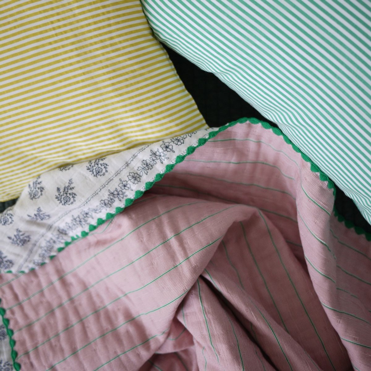 봄봄패브릭스(BOMBOM FABRICS) 4layer gauze blanket (black flower + red stripe), 4중 거즈 블랭킷