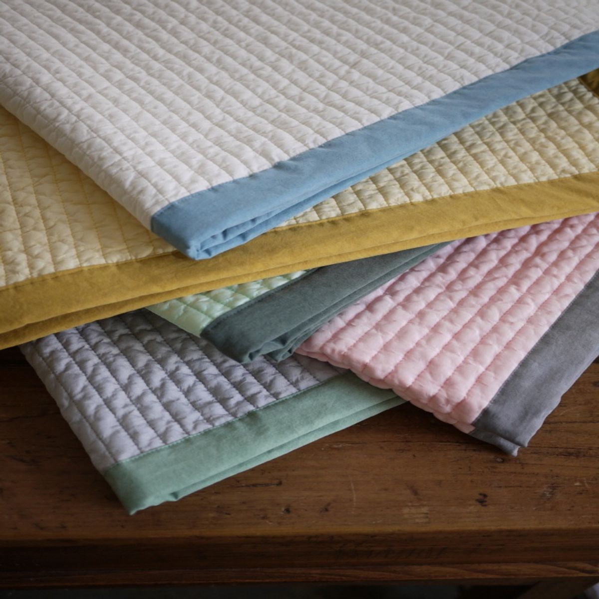 봄봄패브릭스(BOMBOM FABRICS) cool silk quilt blanket 2 white+sky blue 인견+면100수 사계절 양면사용가능