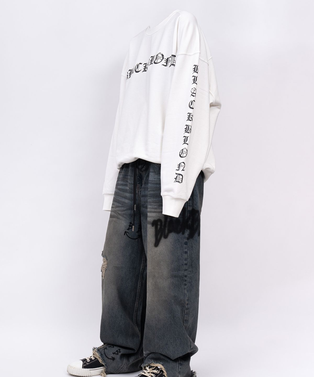 블랙블론드(BLACKBLOND) 비비디 크러쉬드 페이쓰 스웨트셔츠 (화이트)