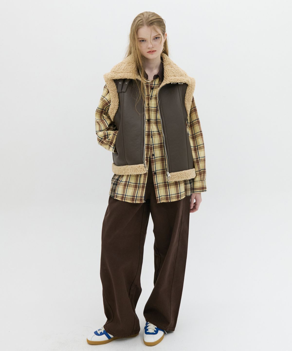 비콰이엇(B QUIET) SOFT FAUX SHEARING TRIMMING VEST_BROWN BEIGE