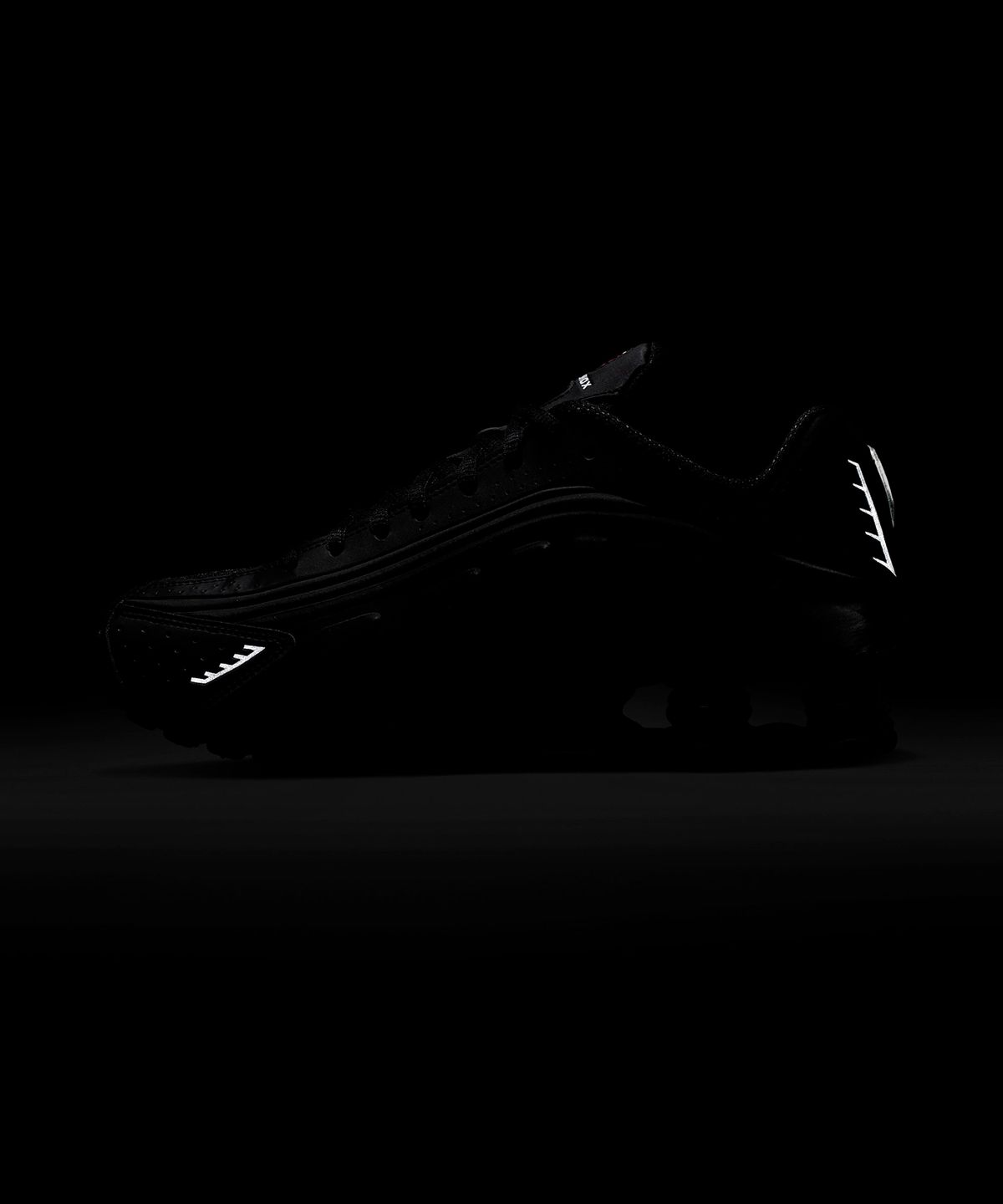 나이키(NIKE) 샥스 R4 W - 블랙:맥스 오렌지:블랙 / AR3565-004