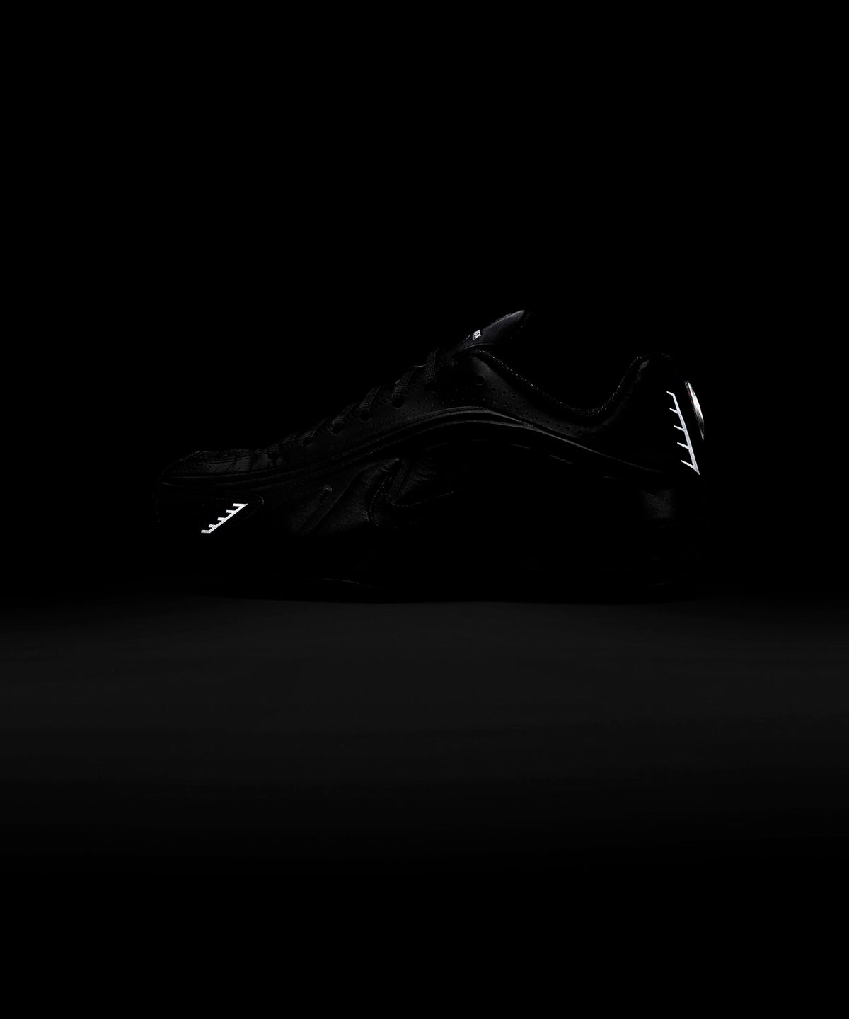 나이키(NIKE) 샥스 R4 W - 블랙:맥스 오렌지:블랙 / AR3565-004