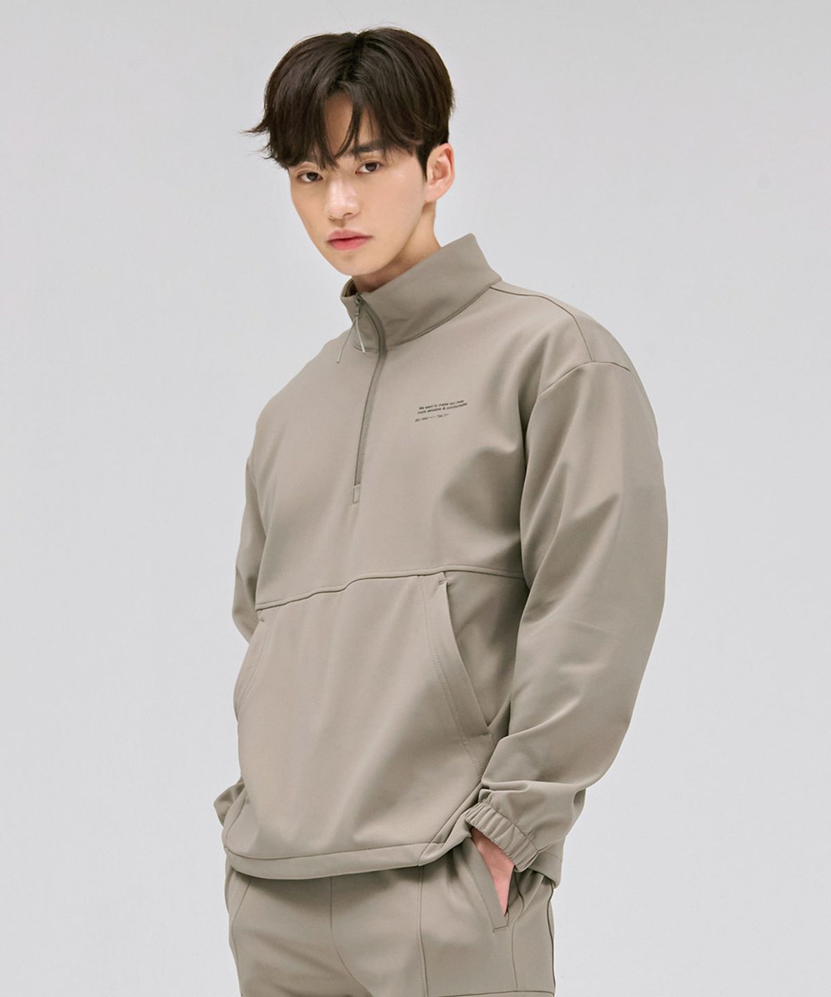 체이스컬트(CHASECULT) 남성 트리코트 기모 하이넥 아노락 티셔츠-베이지