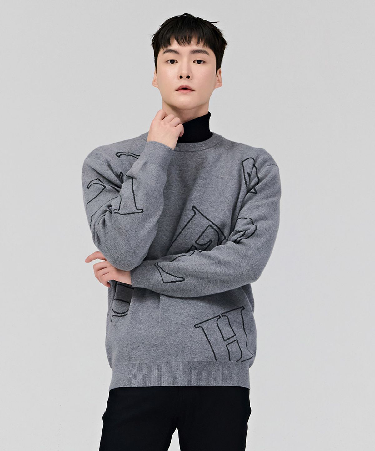 체이스컬트(CHASECULT) 남성 전판 레터링 스웨터-차콜