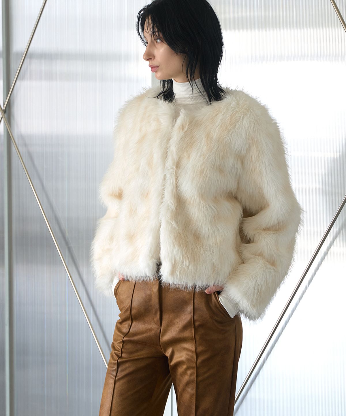 320쇼룸(320SHOWROOM) Faux Fox Fur Short Jacket Ivory