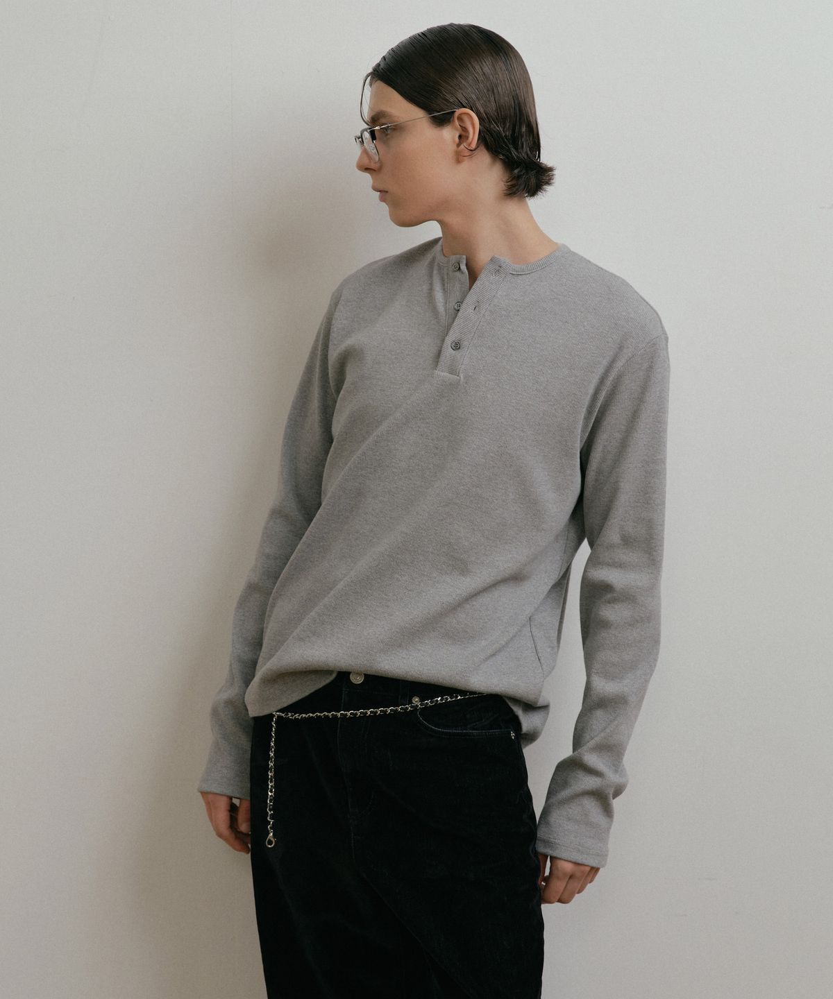 더스티화이트(DUSTYWHITE) GREY HENLEY NECK COTTON SHIRT