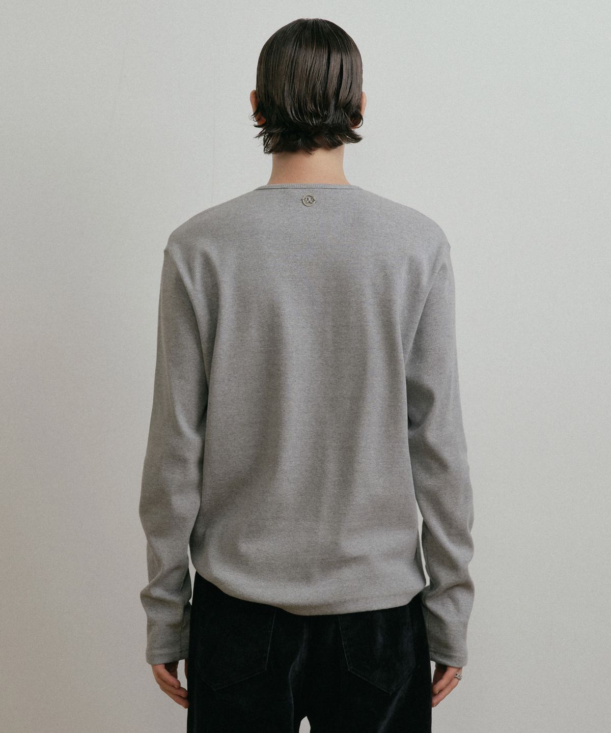 더스티화이트(DUSTYWHITE) GREY HENLEY NECK COTTON SHIRT