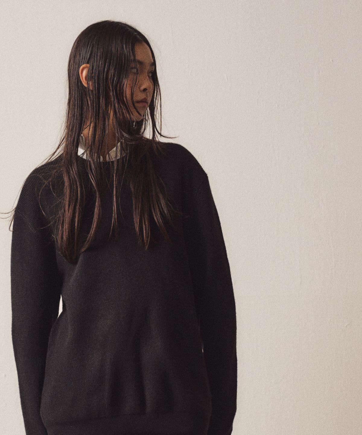 이지오 우먼(EZIO WOMEN) W Soft Filling Round Knit_Black