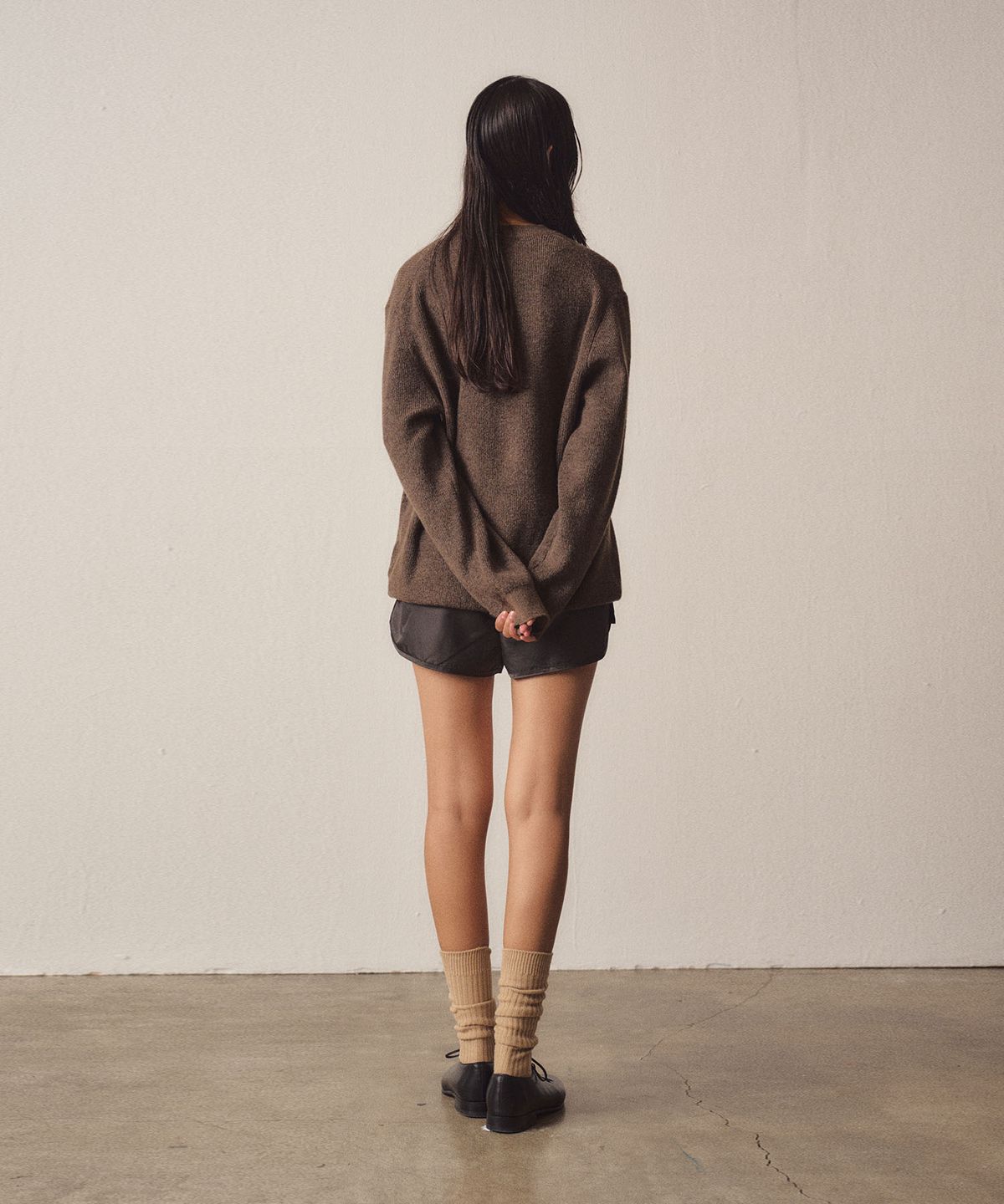 이지오 우먼(EZIO WOMEN) W Soft Filling Round Knit_Brown