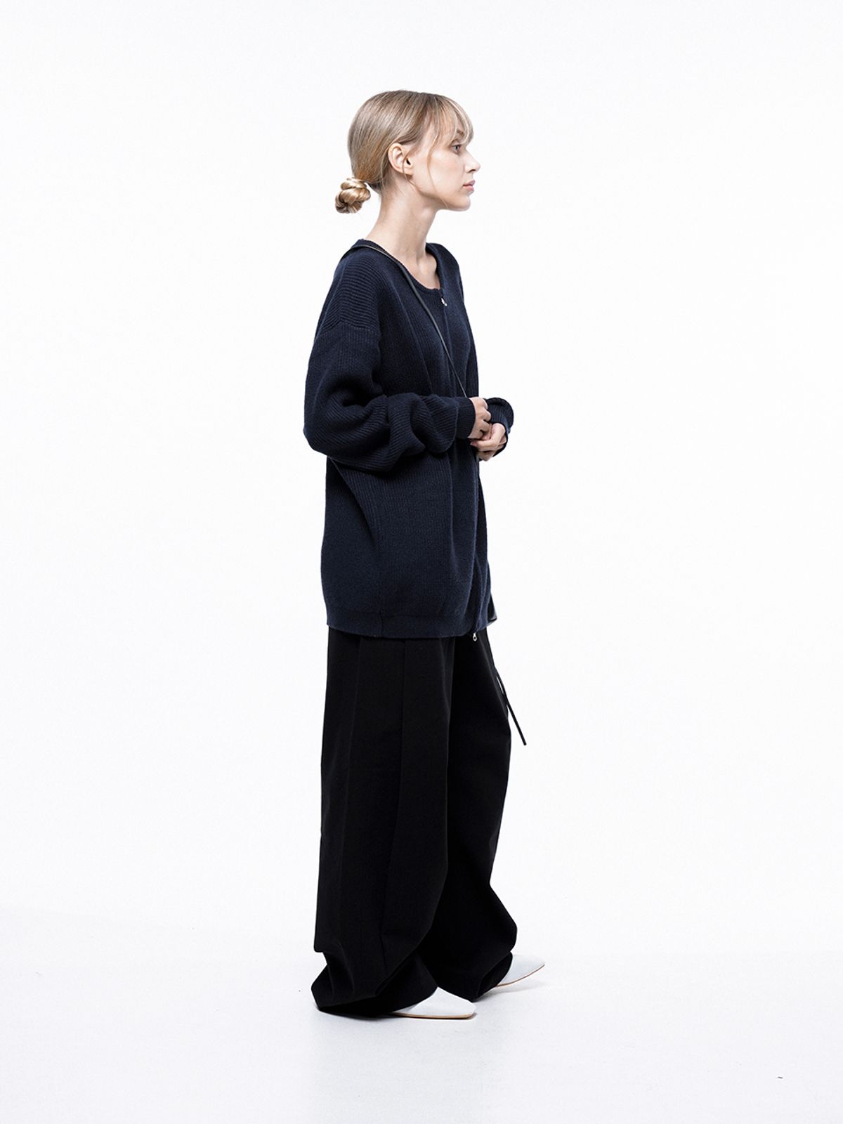 챈세스노이(CHANCE'S NOI) Side Tuck Wide Cotton Slacks - Black /M243PT04BKW