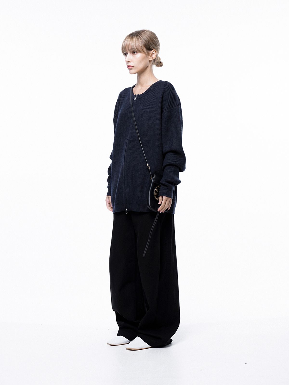 챈세스노이(CHANCE'S NOI) Side Tuck Wide Cotton Slacks - Black /M243PT04BKW