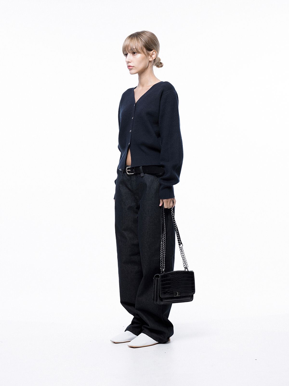 챈세스노이(CHANCE'S NOI) Non-faded Standard Denim - Navy Indigo /W243PT02NY