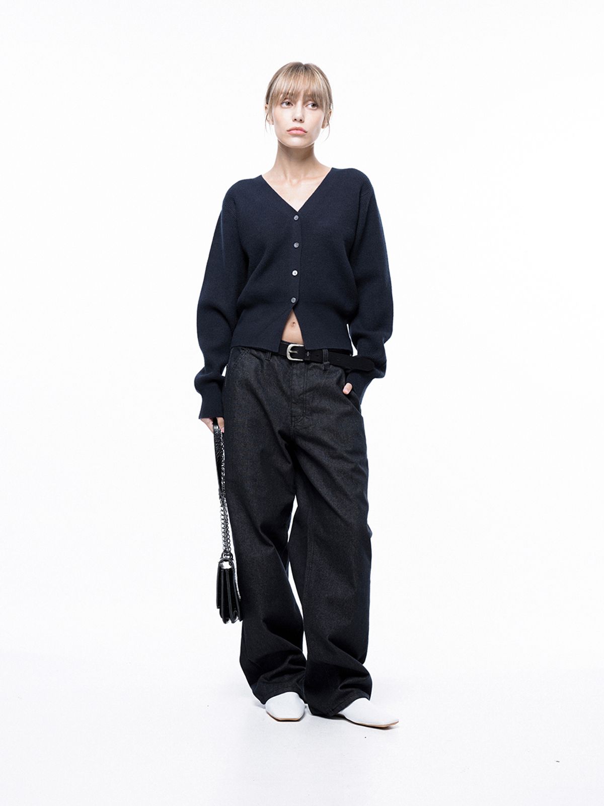 챈세스노이(CHANCE'S NOI) Non-faded Standard Denim - Navy Indigo /W243PT02NY