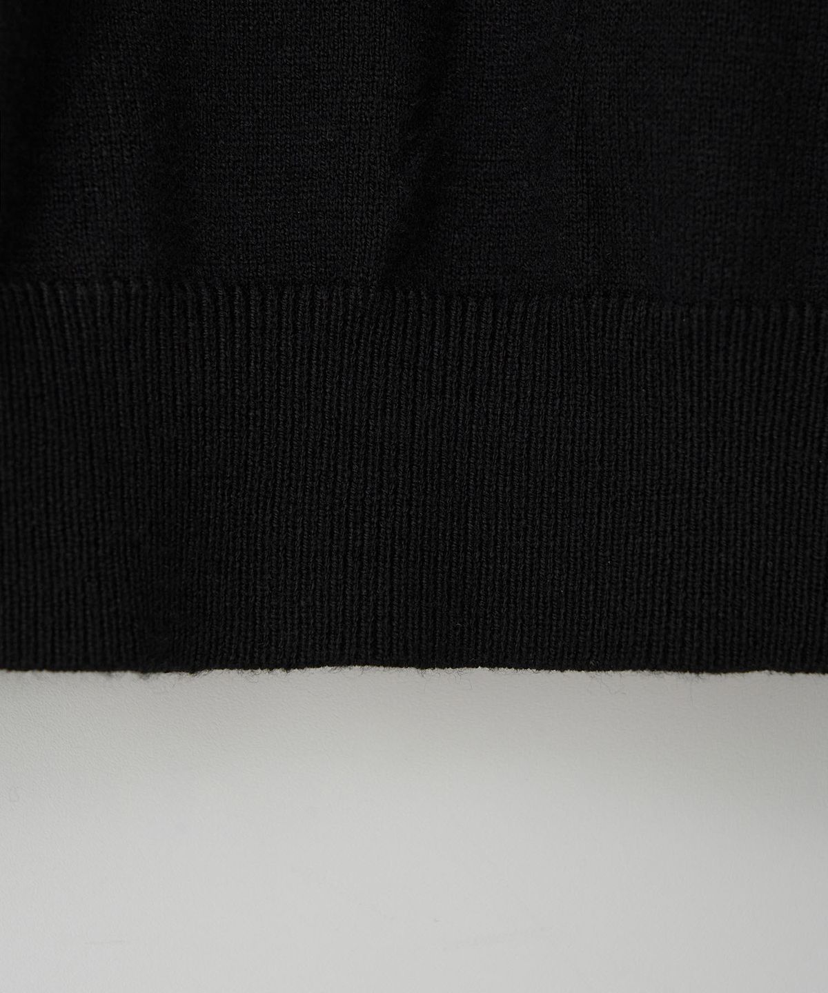 이지오(EZIO) Standard Fit Basic Half-Turtleneck_Black