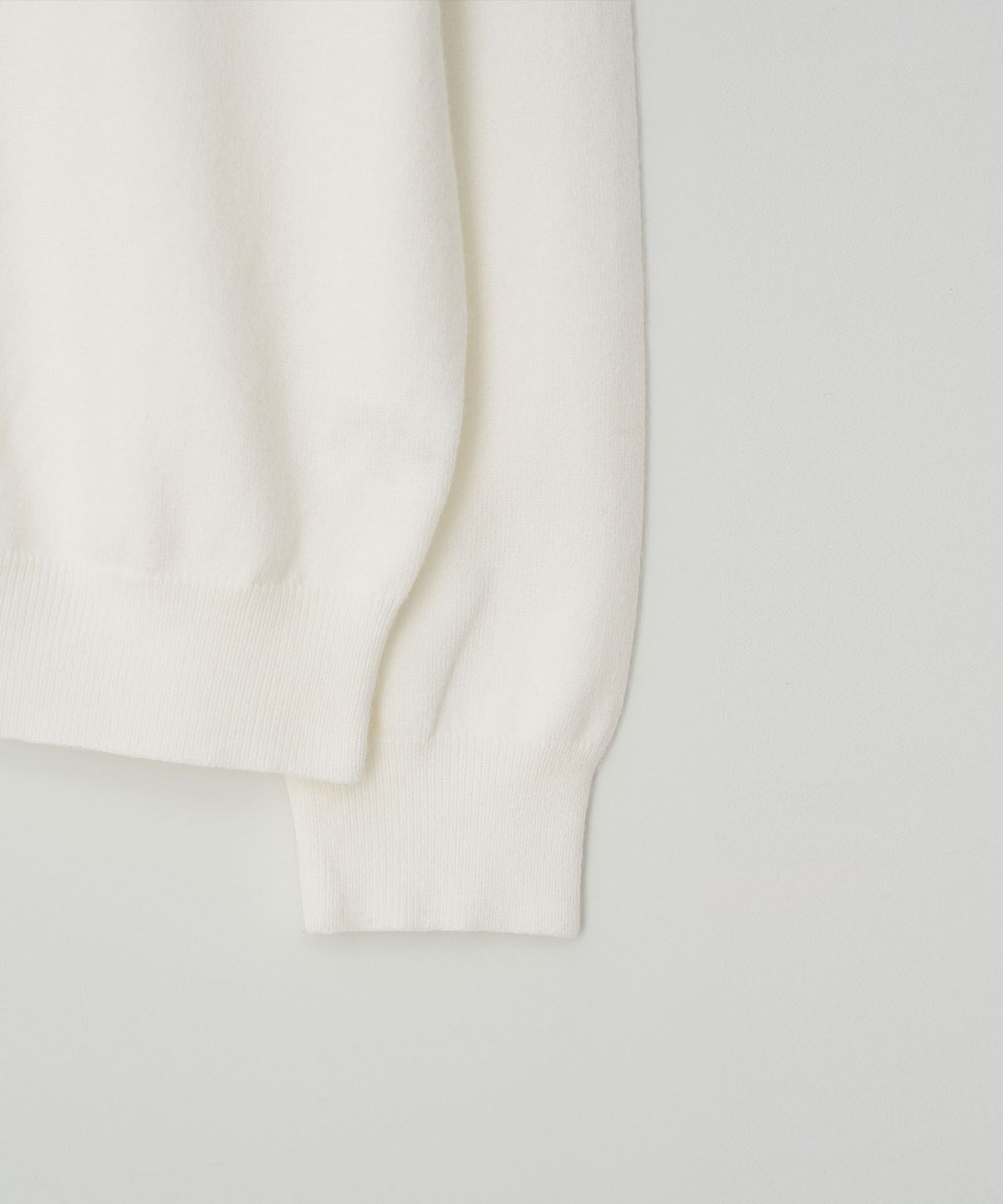 이지오(EZIO) Standard Fit Basic Half-Turtleneck_Ivory