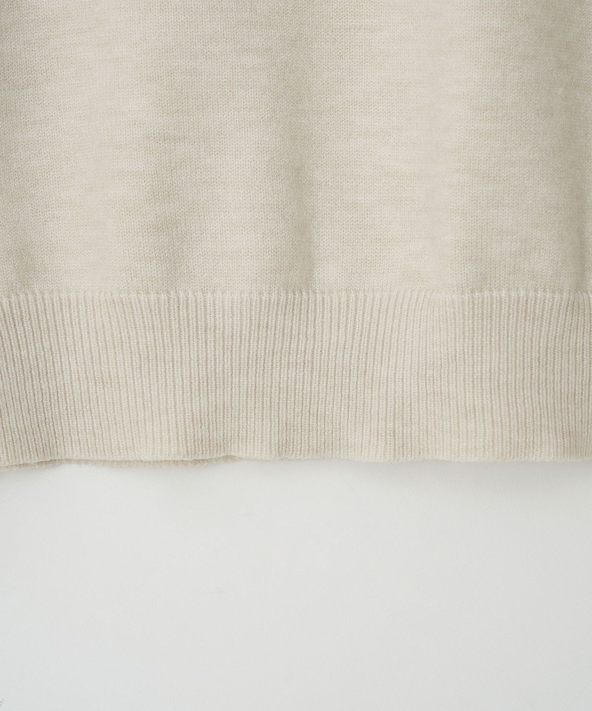 이지오(EZIO) Standard Fit Basic Half-Turtleneck_Beige