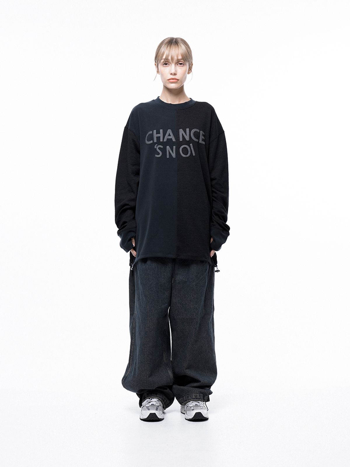 챈세스노이(CHANCE'S NOI) Snoi Reverse Slev Crew-neck Sweat - Black Navy /M243MT01BKW