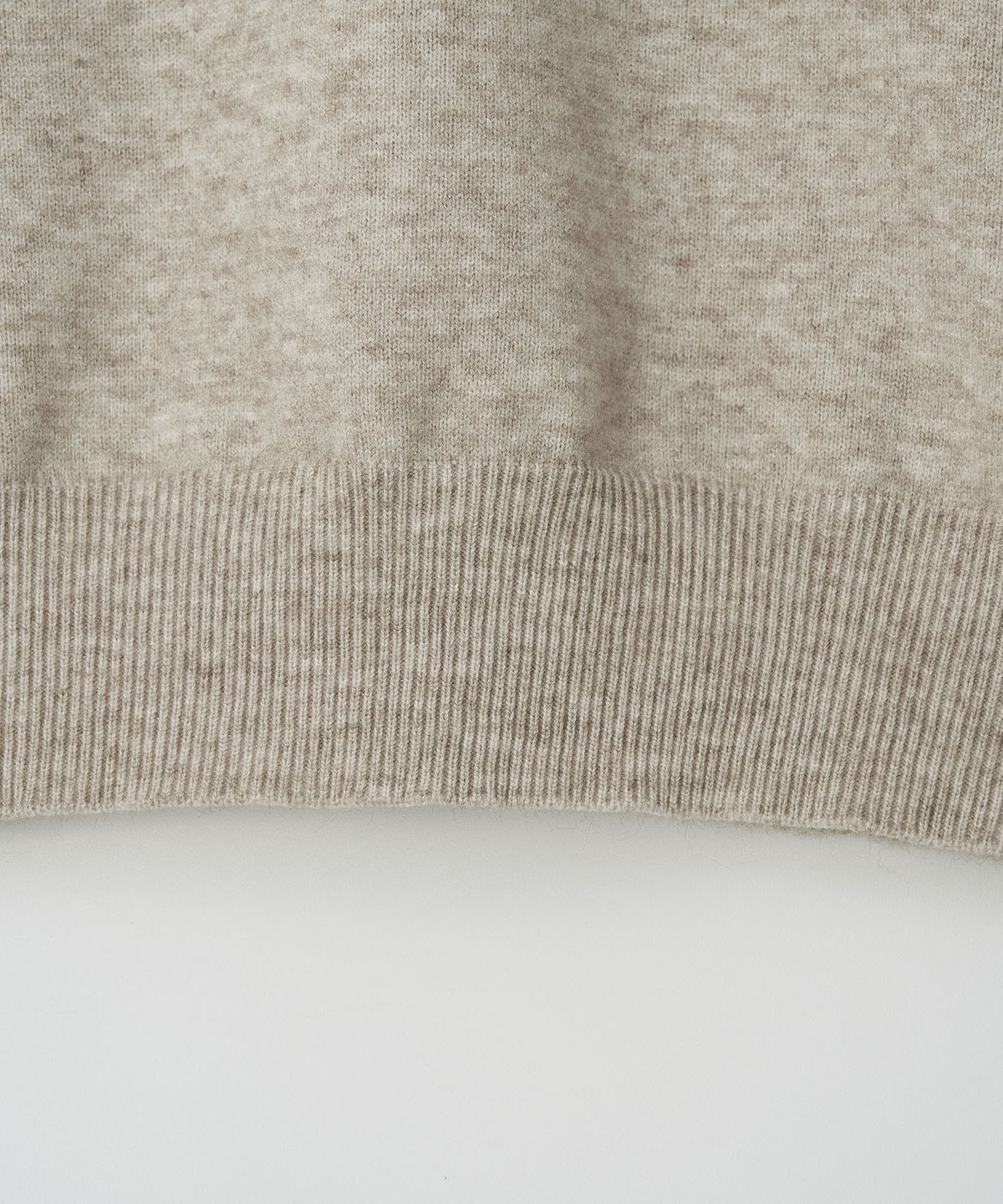 이지오(EZIO) Wholegarment Cashlike Round Knit_Beige