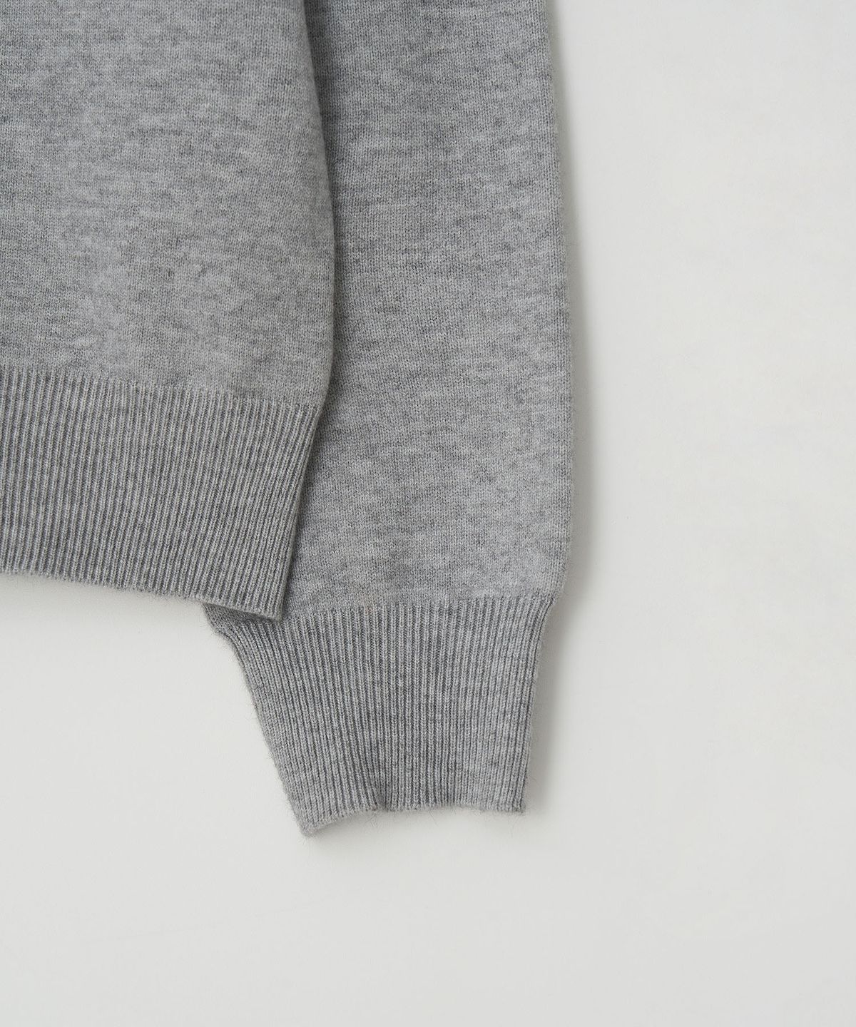 이지오(EZIO) Wholegarment Cashlike Round Knit_Grey
