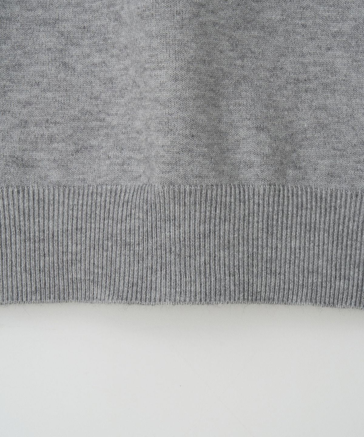 이지오(EZIO) Wholegarment Cashlike Round Knit_Grey