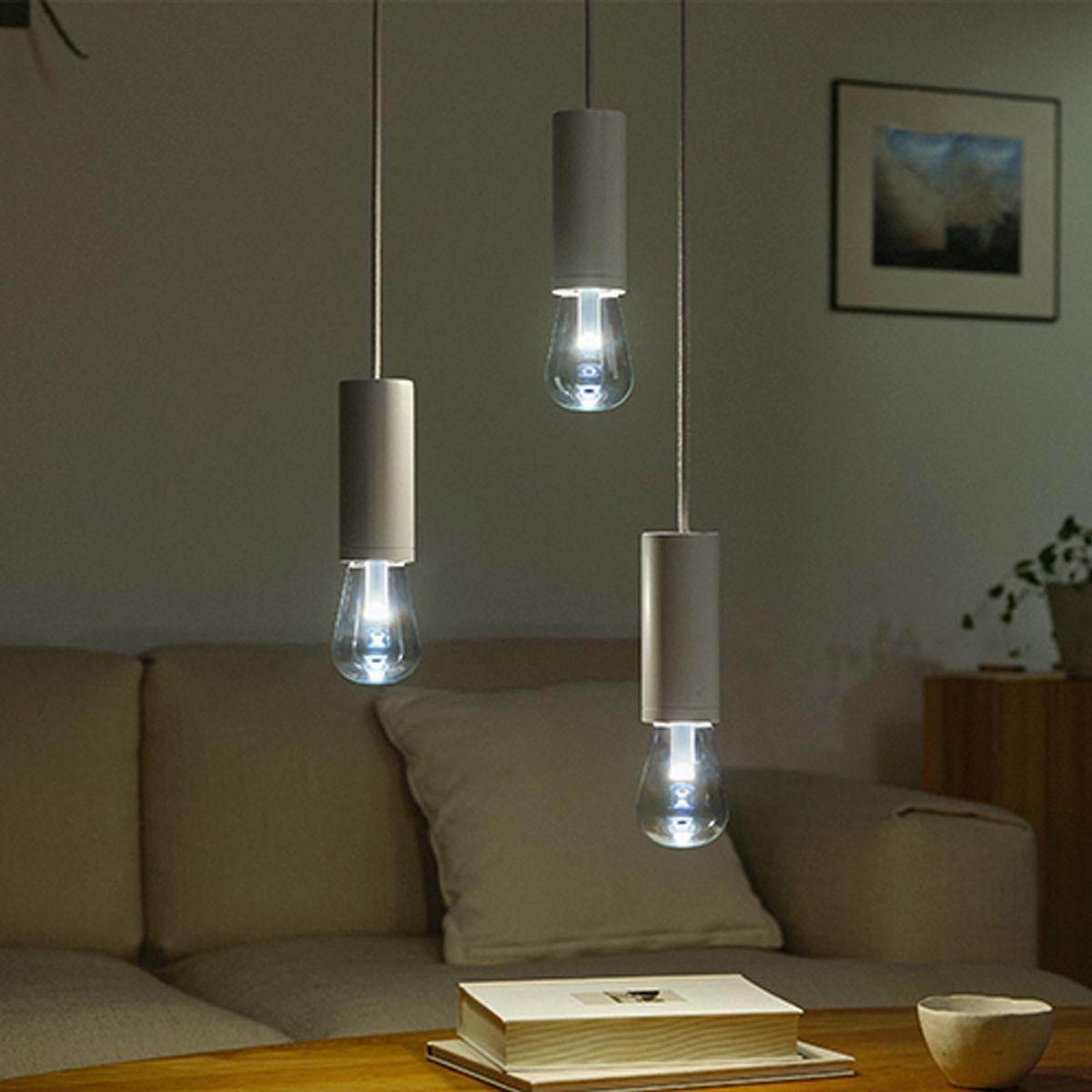 필립스 휴(PHILIPS HUE) 휴 화이트&컬러 앰비언스 라이트가이드 에디슨 E26 스마트 전구 ST72