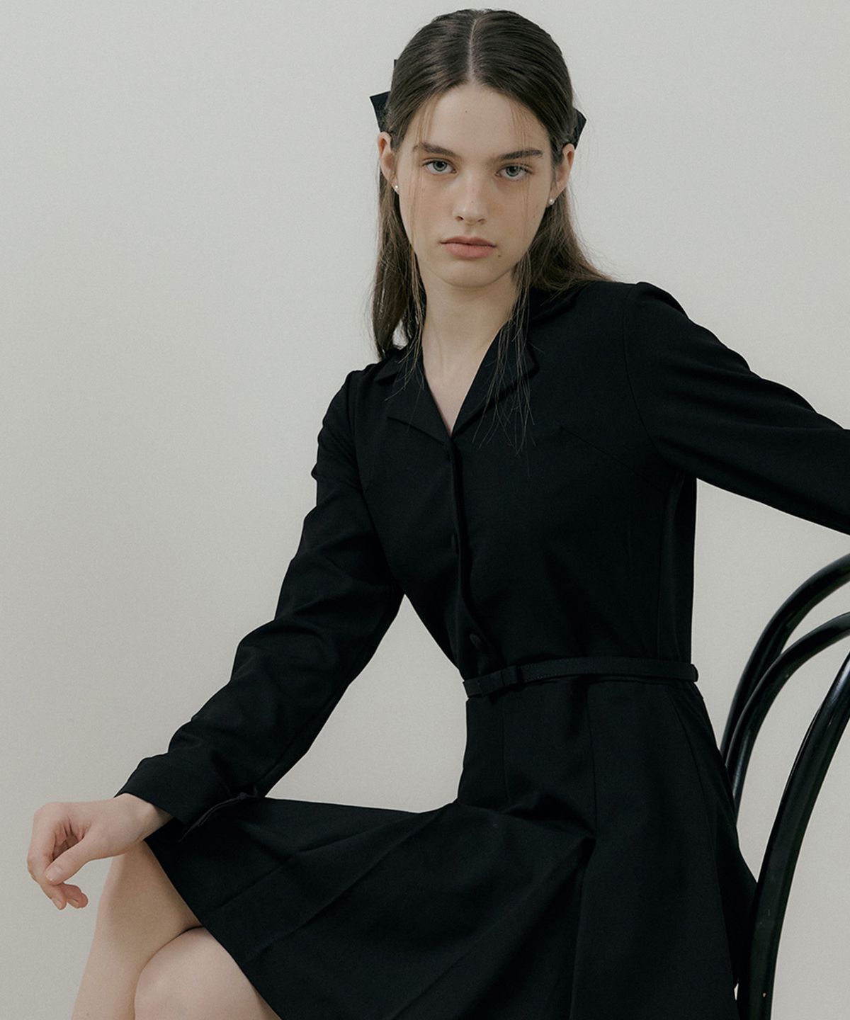 리올그(REORG) RIE COLLAR PLEATS MINI OPS BLACK