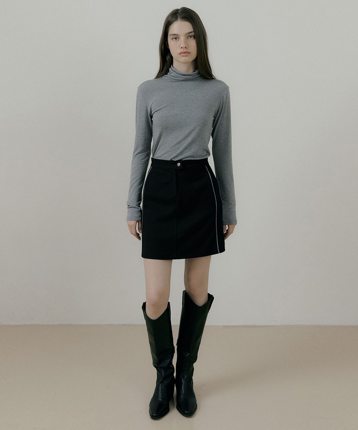 리올그(REORG) RIE LINE POINT MINI SKIRT BLACK