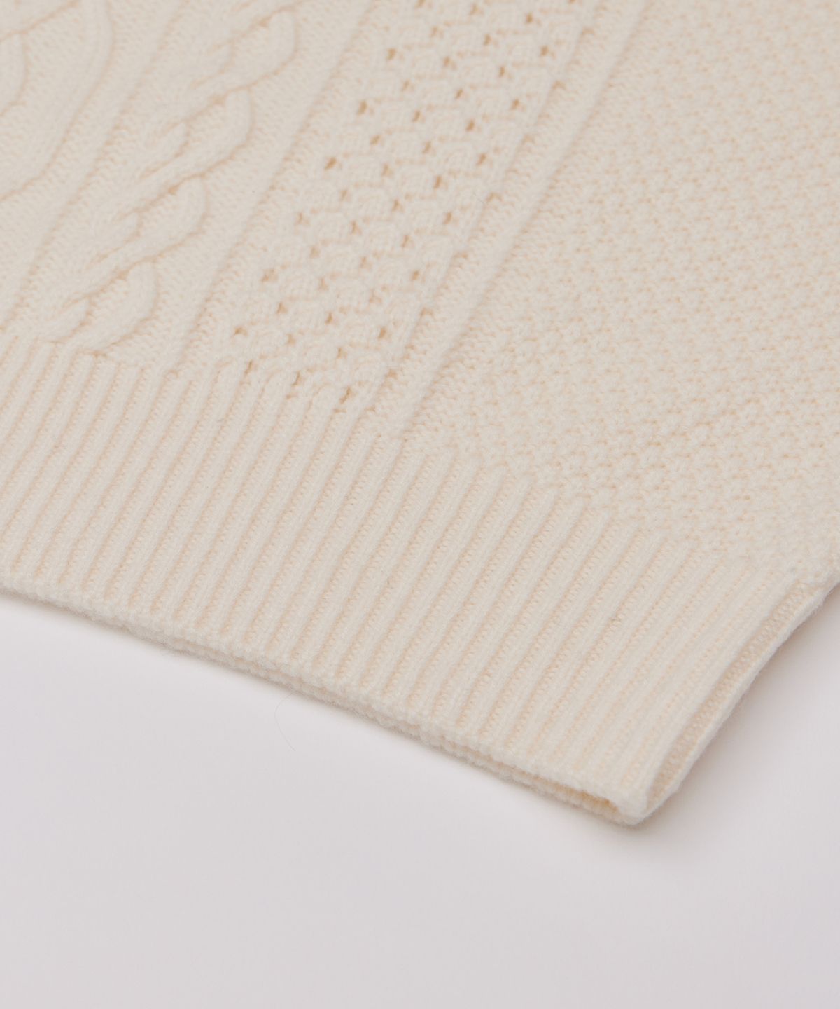 필더스(FIELDERS) CASHMERE BLENDED CABLE KNIT WHITE