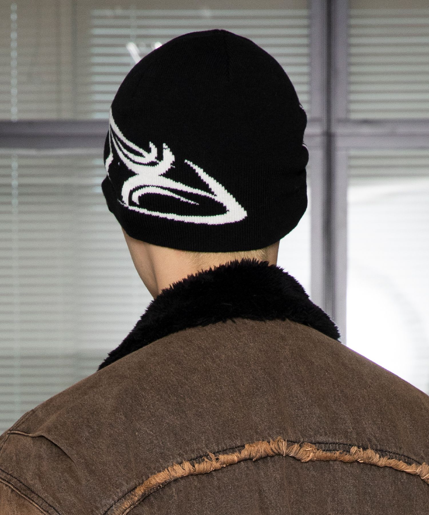 MUSINSA公式 | XTONZ XTA058 Extones Logo Graphic Beanie (BLACK)