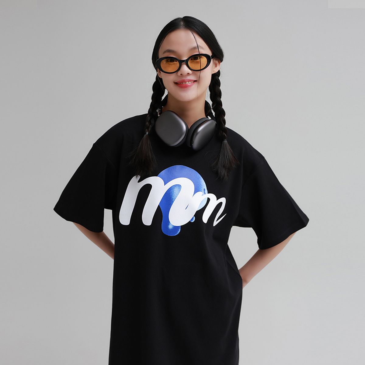 뮤니 프로젝트(MMUNI PROJECT) 캐릭터 그래픽 오버핏 반팔티