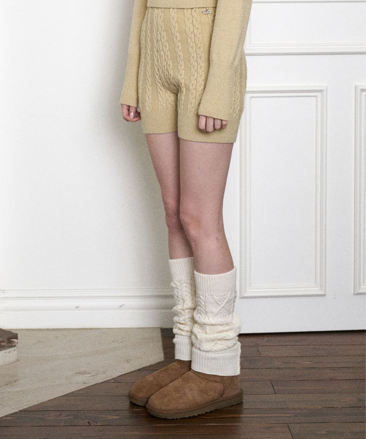 아메스 월드와이드(AMES-WORLDWIDE) CABLE KNIT SHORT PANTS CREAM