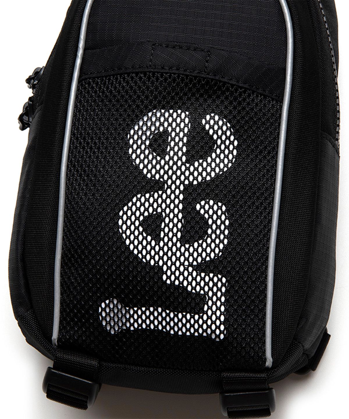 리 키즈(LEE KIDS) 스몰 트위치 로고 슬링백 블랙 LK2403BG01BK