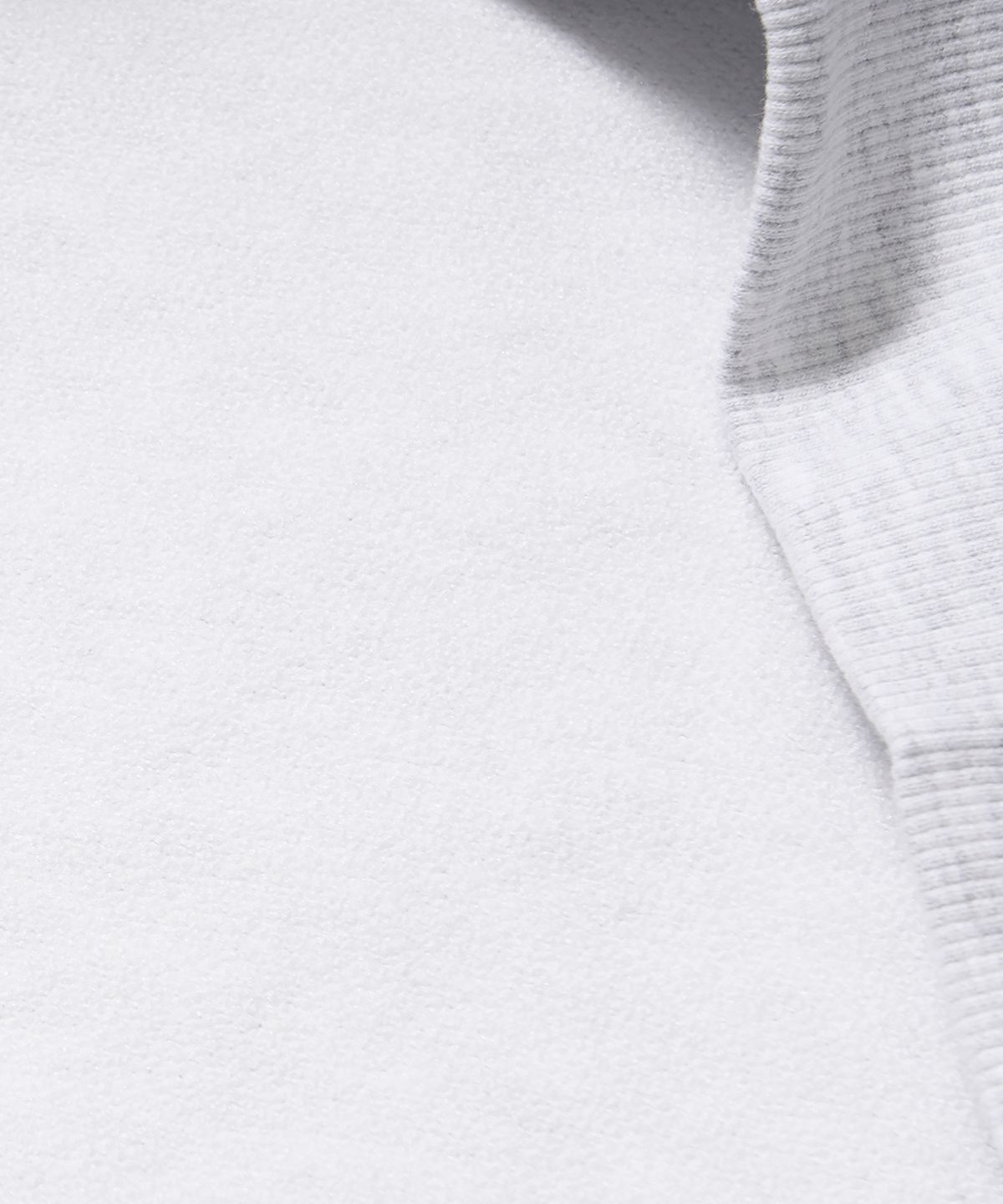 욜프(YORF) YORF CREWNECK B RABBIT WHITE MELANGE