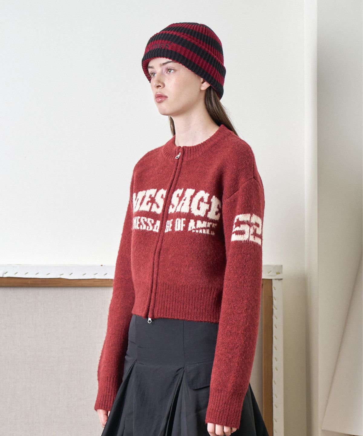 아메스 월드와이드(AMES-WORLDWIDE) TYPO KNIT ZIP-UP RED