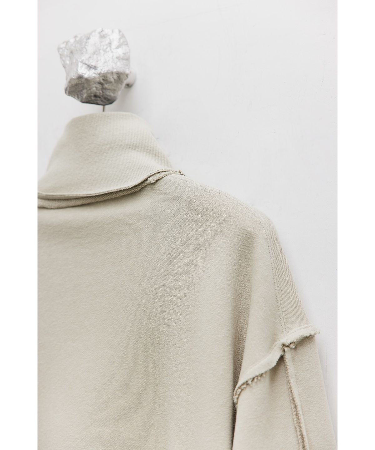 유스(YOUTH) Cut-off Half Zip-up Sweatshirt - Beige