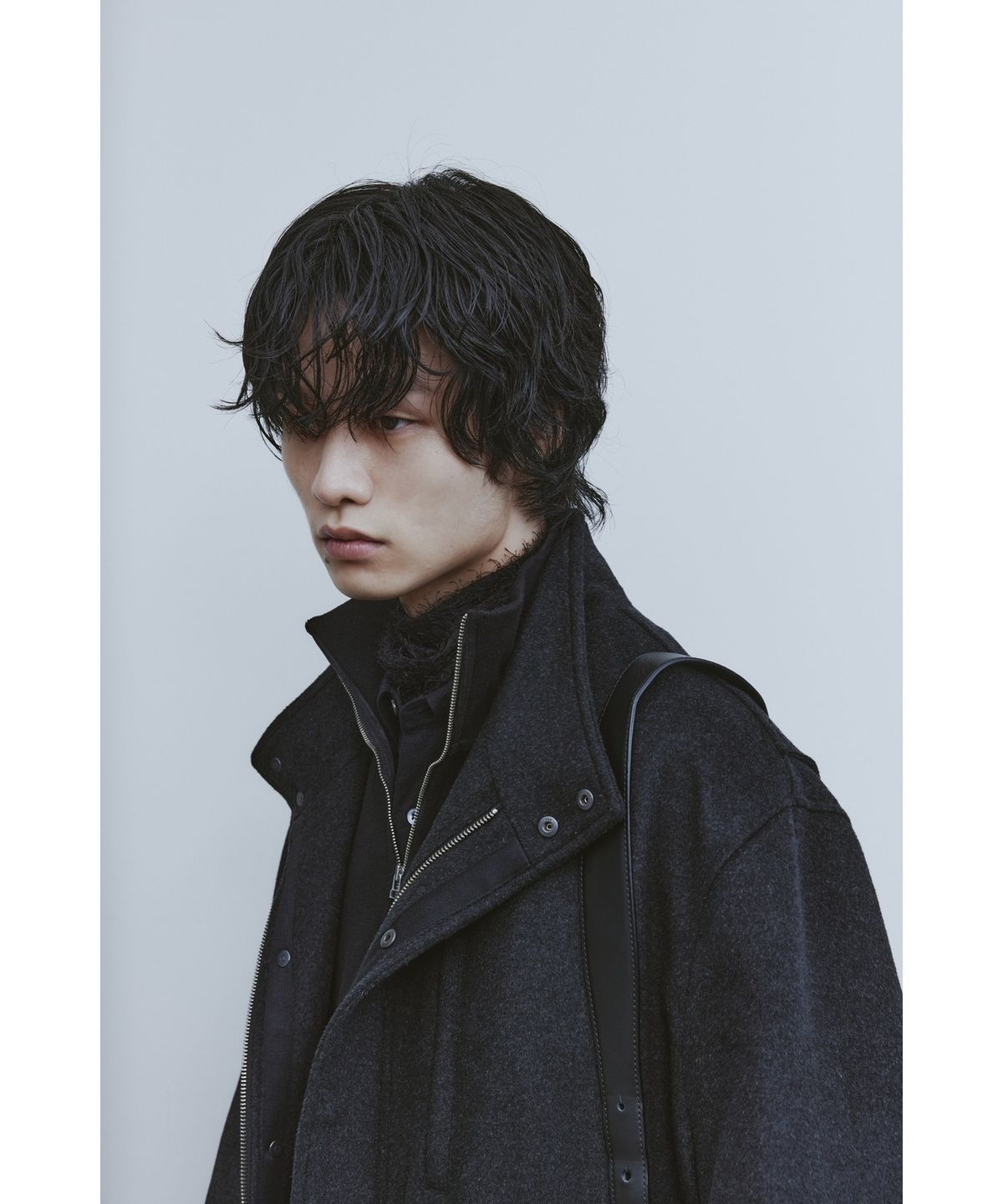 유스(YOUTH) Cut-off Half Zip-up Sweatshirt - Black