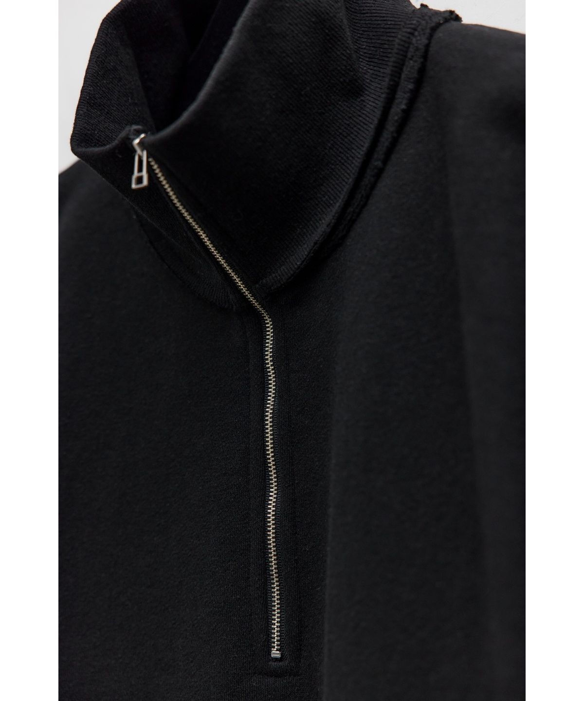 유스(YOUTH) Cut-off Half Zip-up Sweatshirt - Black