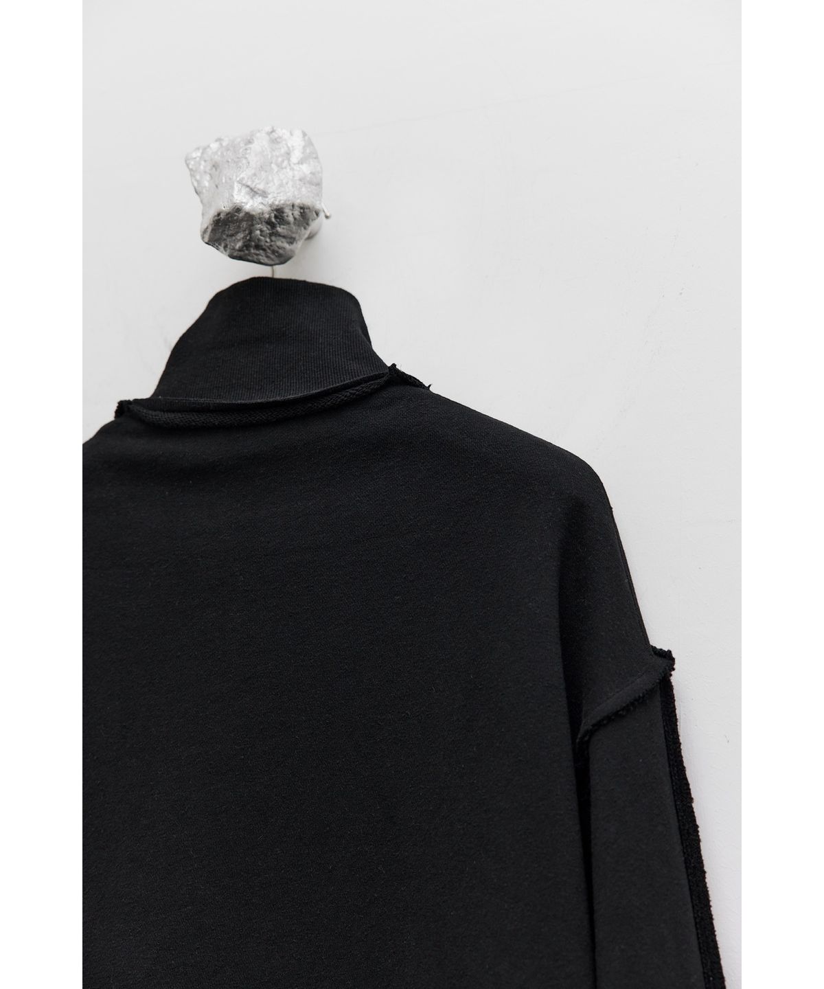 유스(YOUTH) Cut-off Half Zip-up Sweatshirt - Black
