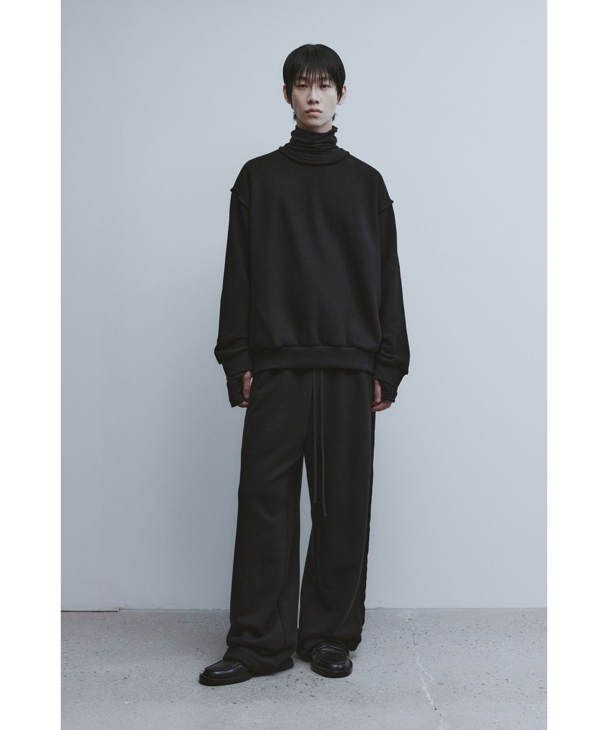 유스(YOUTH) Cut-off Sweatshirt - Black