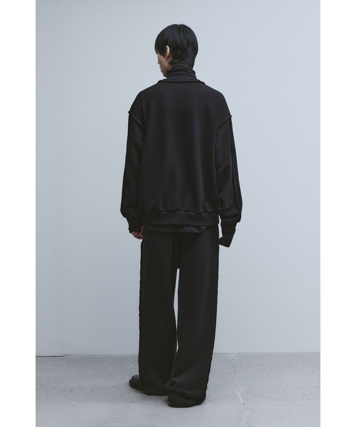 유스(YOUTH) Cut-off Sweatshirt - Black