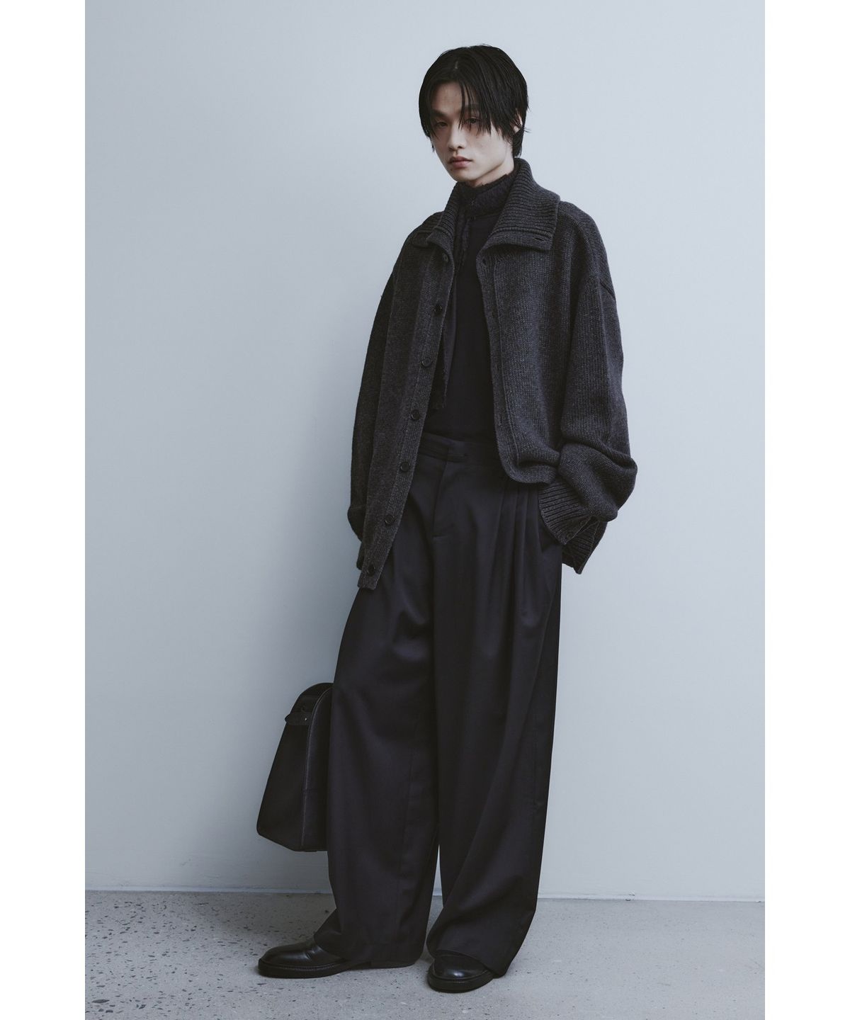 유스(YOUTH) Heavy-weight Knit Cardigan - Charcoal Grey