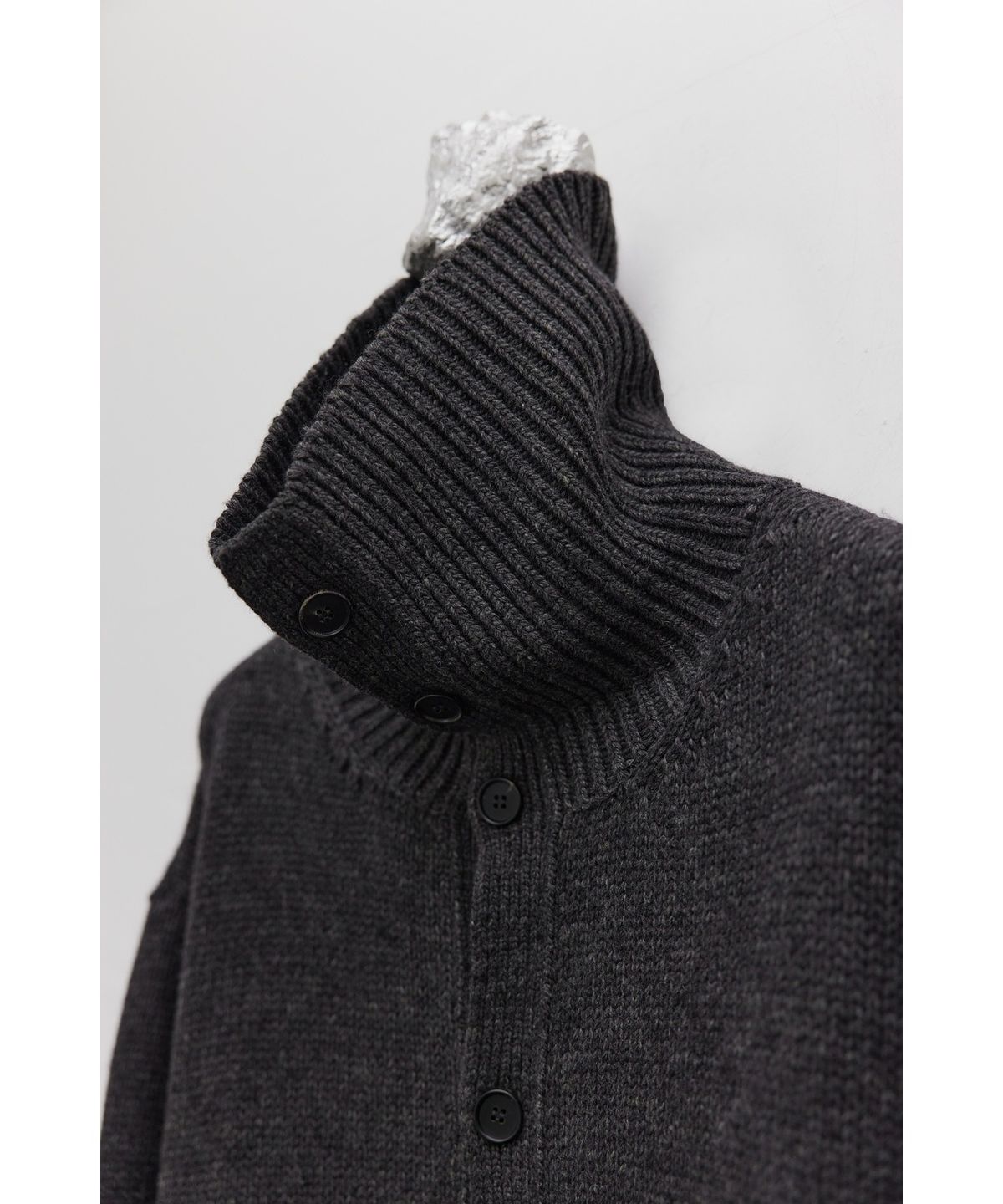 유스(YOUTH) Heavy-weight Knit Cardigan - Charcoal Grey