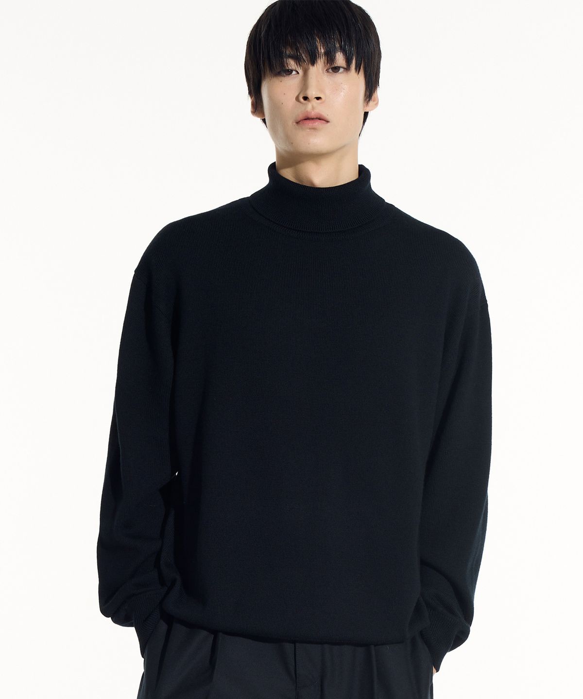 시에클(SIECLE) 에센셜 터틀넥 니트 (블랙)