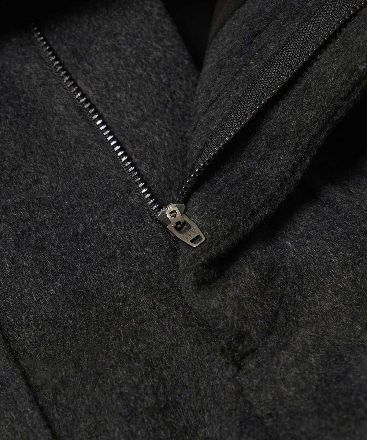 프리즘웍스(FRIZMWORKS) WOOL BELTED DECK PANTS _ CHARCOAL