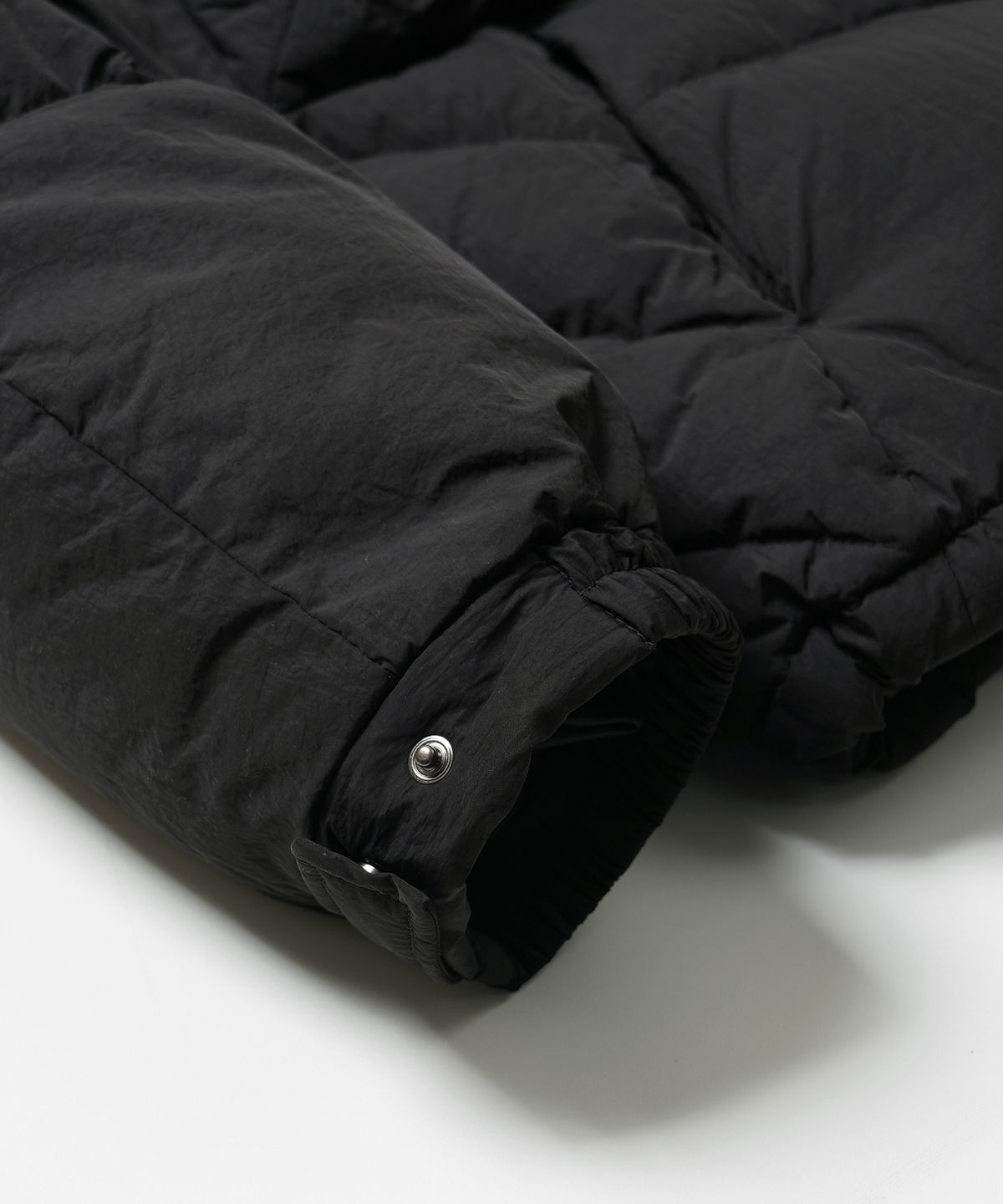 프리즘웍스(FRIZMWORKS) SMOCK PUFFER DOWN PARKA _ BLACK