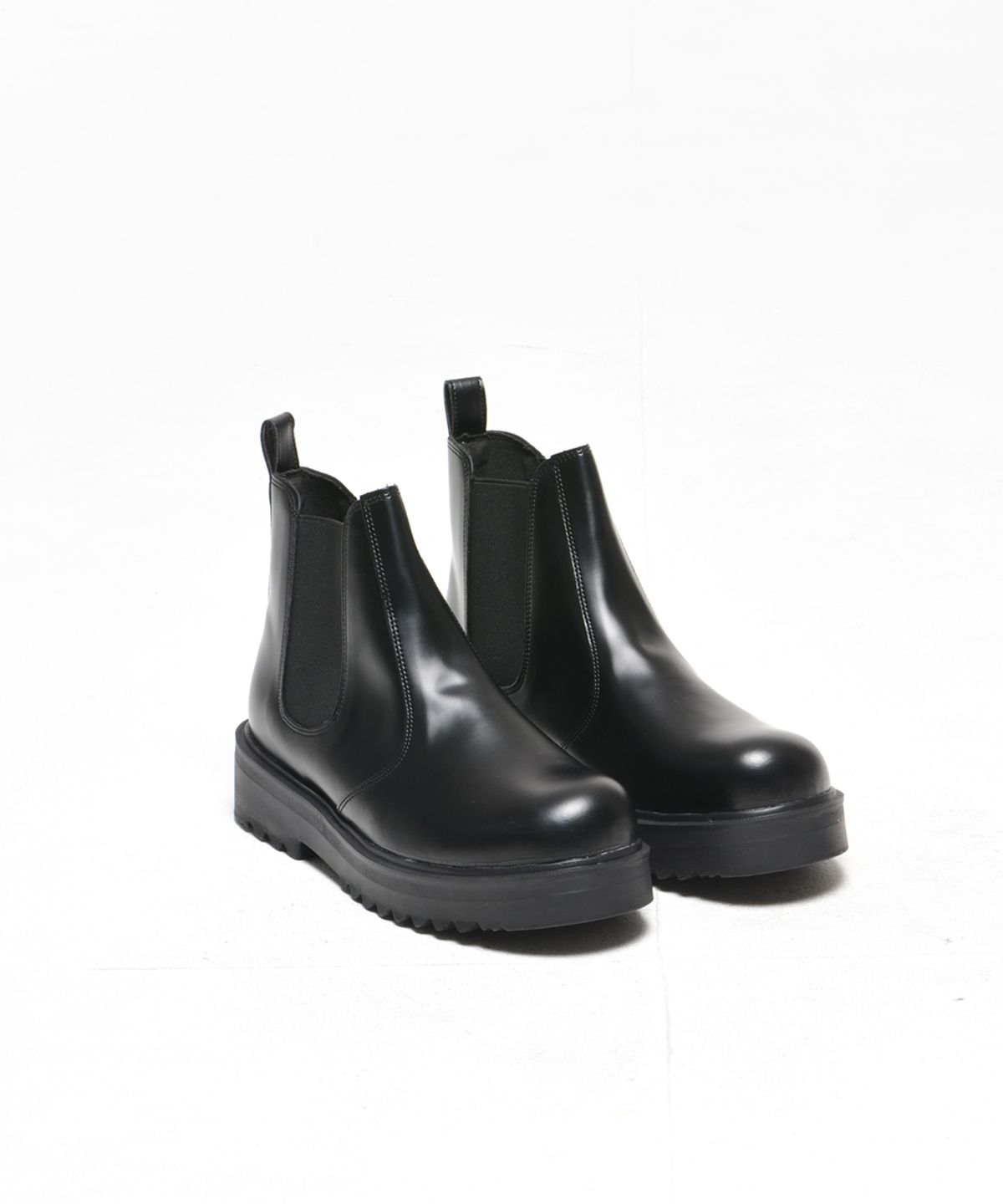슈피트(SHUFIT) 6.5cm 키높이 와이드 볼륨 무광 첼시부츠 SFT-301