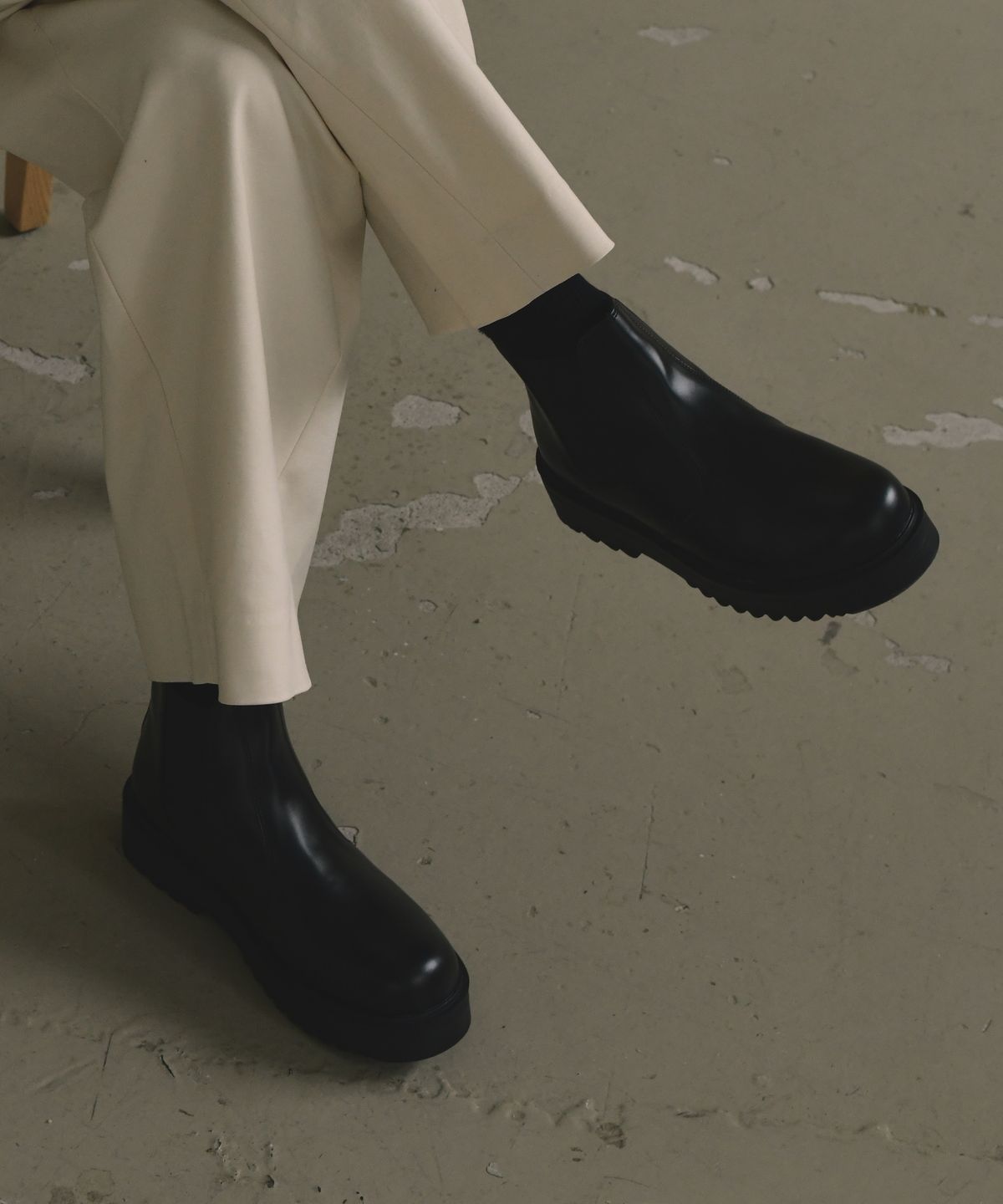 슈피트(SHUFIT) 6.5cm 키높이 와이드 볼륨 무광 첼시부츠 SFT-301